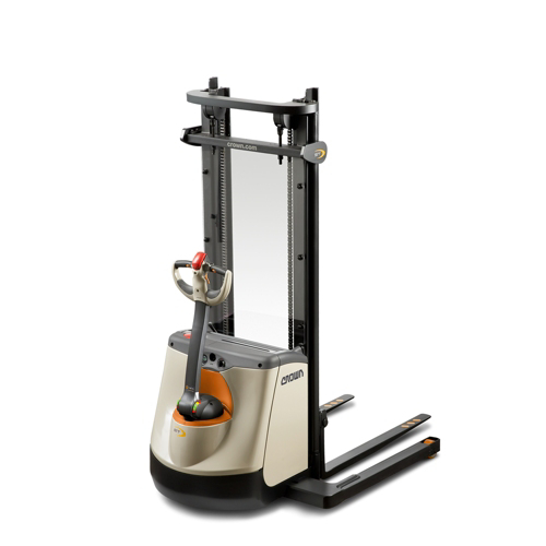 ST 3200 Walkie Straddle Stacker